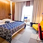 In Hotel 4*