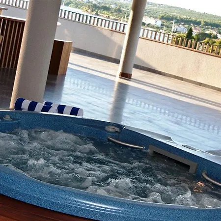 In ホテル 4*