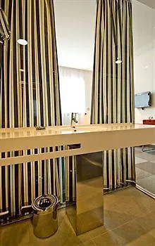 ホテル In 4*