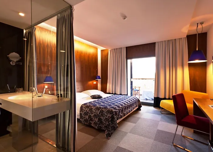 Hotel In 4*