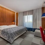 Hotel In 4*