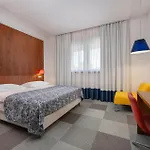 In 4* بيوغْغاد نا موغو