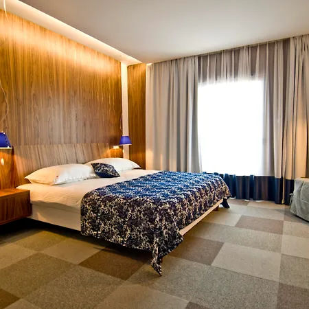 In 比奥格勒·纳·莫鲁