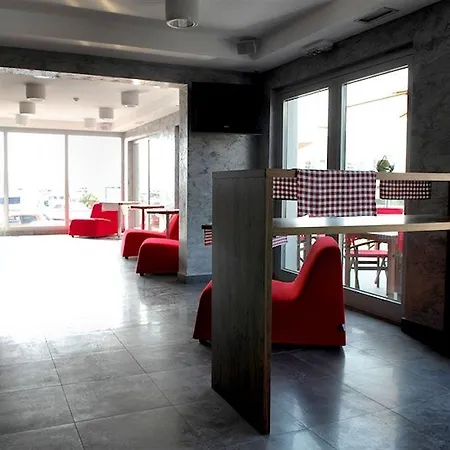 Hotel In 4*