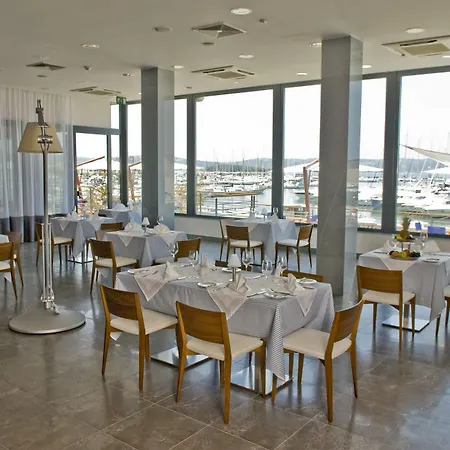 Hotel In 4*